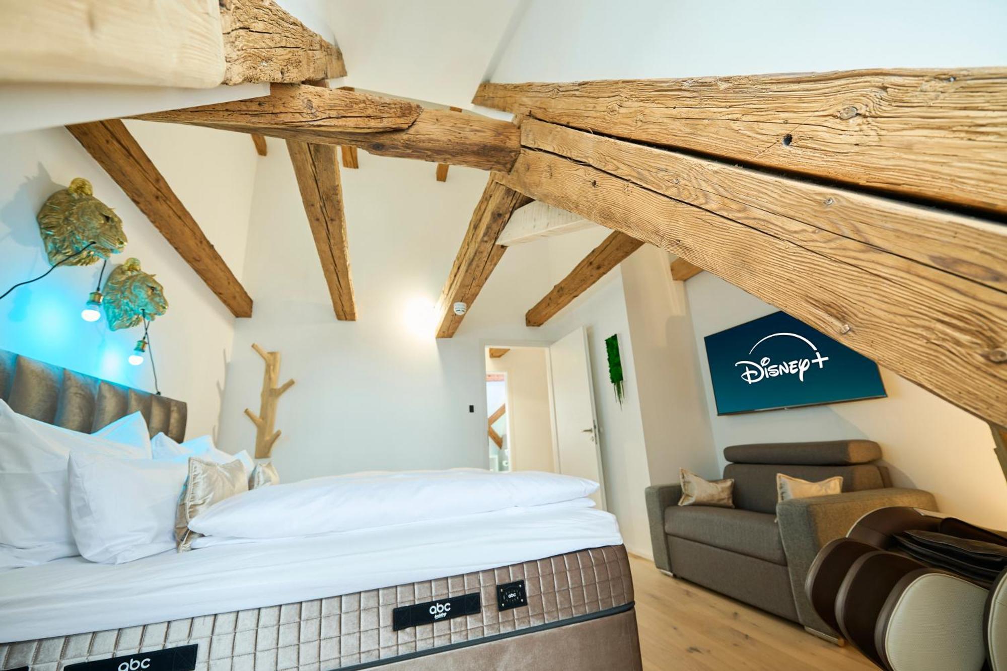 Wood World Luxury - Massage - Bergblick - Tranpolin- Parken Apartamento Markdorf Exterior foto