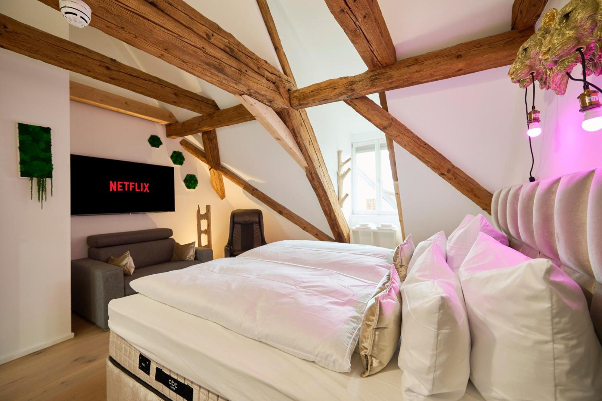 Wood World Luxury - Massage - Bergblick - Tranpolin- Parken Apartamento Markdorf Exterior foto