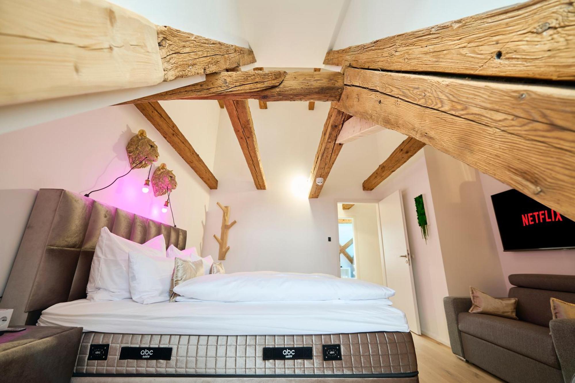 Wood World Luxury - Massage - Bergblick - Tranpolin- Parken Apartamento Markdorf Exterior foto