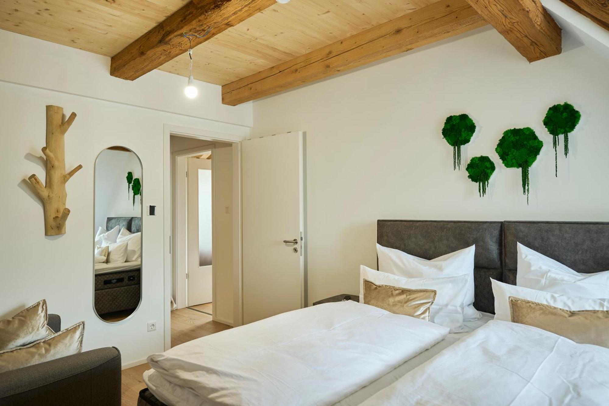 Wood World Luxury - Massage - Bergblick - Tranpolin- Parken Apartamento Markdorf Exterior foto